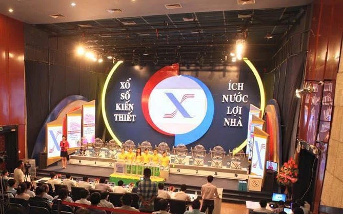 Khám Phá Những Đặc Điểm Nổi Bật Của Jaguar Hybrid Diver J888/2